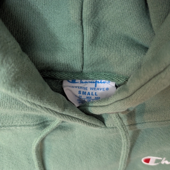 Champion Men's Green Hoodie - Picture 2 of 7